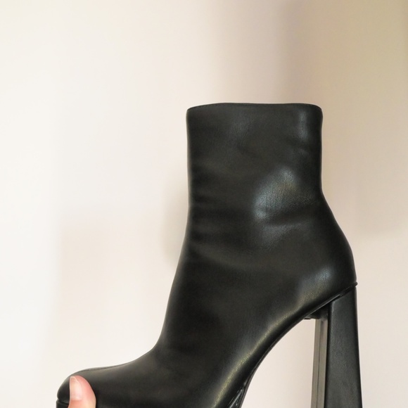 Steve Madden - Felicityyy Black (6.5 US) - Picture 2 of 4